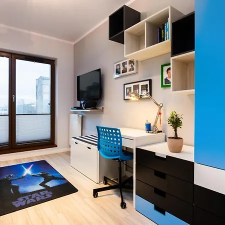 Apartment Elegant Business With Parking - By Upstairs *