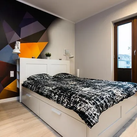 Elegant Business With Parking - By Upstairs Apartamento Cracovia