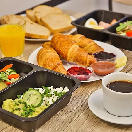 Elegant Business With Parking - By Upstairs 公寓 *