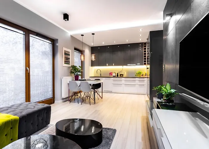 Elegant Business With Parking - By Upstairs